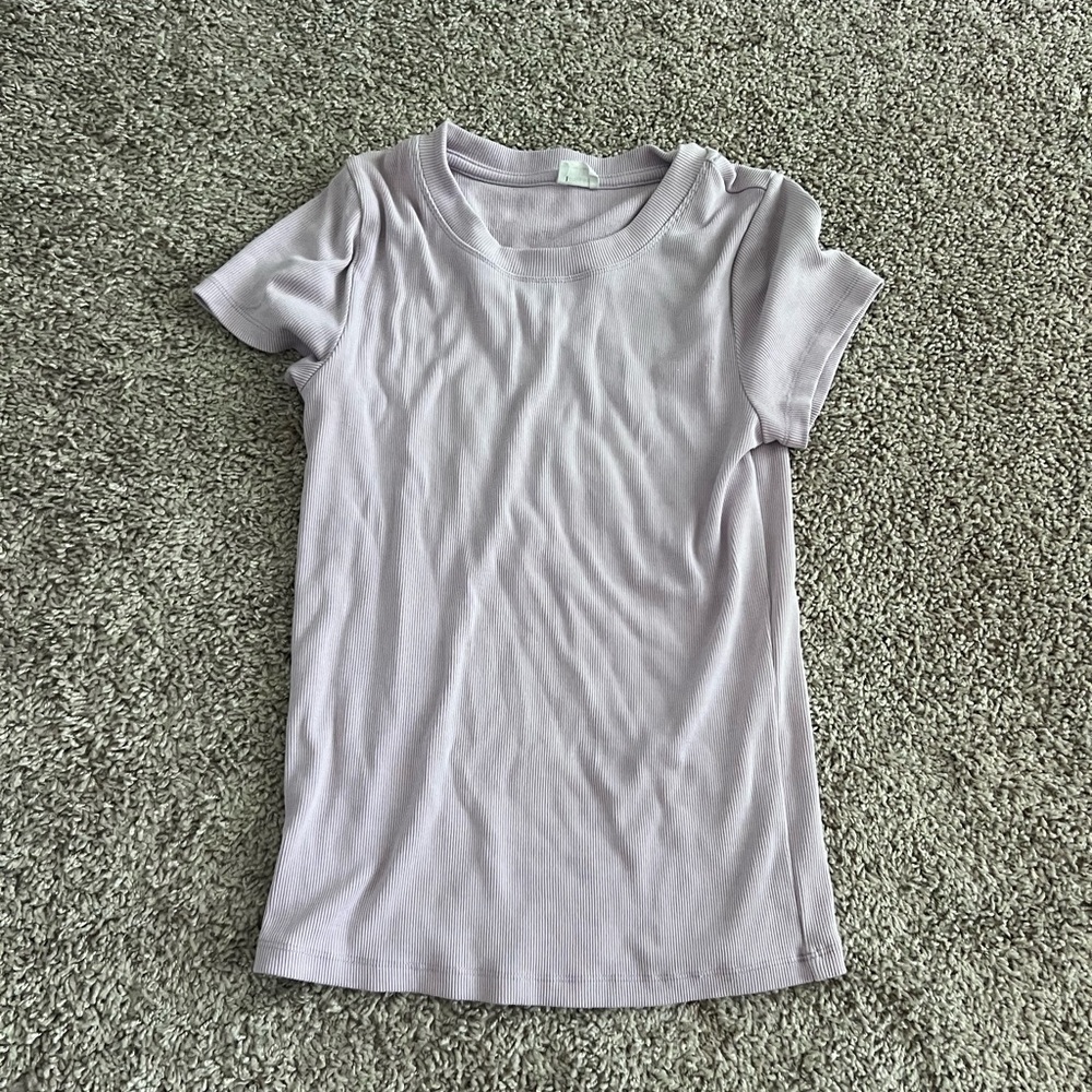 Aritzia t shirt